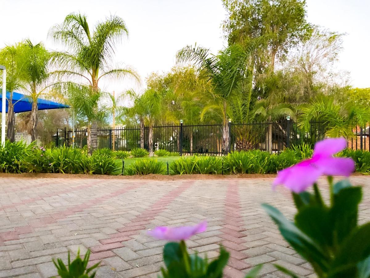 אאודטסהורן Oppi Draai Guesthouse מראה חיצוני תמונה